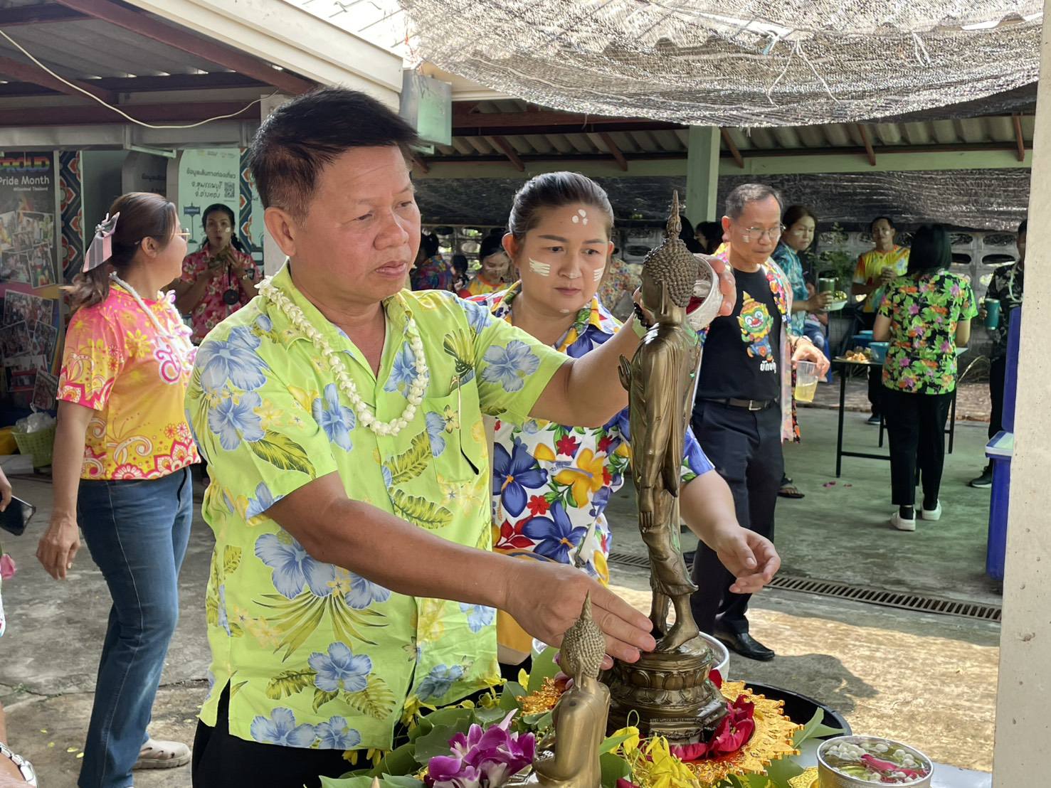 พช.อำนาจเจริญ : จัดกิจกรรมรดน้ำขอพร เพื่อความเป็นสิริมงคล เนื่องในเทศกาลวันขึ้นปีใหม่ไทย 2569