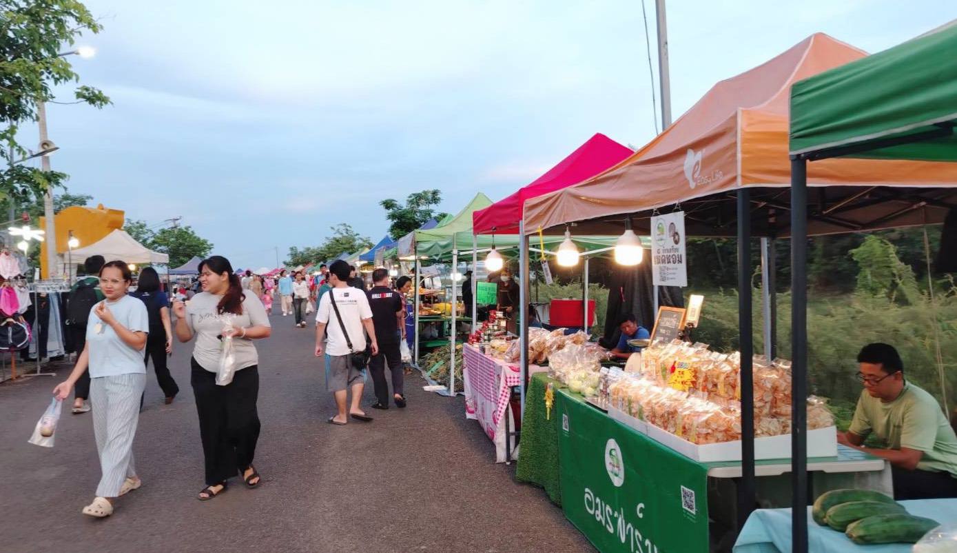จังหวัดอำนาจเจริญ ขับเคลื่อน “ตลาดฮิมอ่าง” อย่างต่อเนื่องสร้างรายได้สู่ชุมชนอย่างยั่งยืน